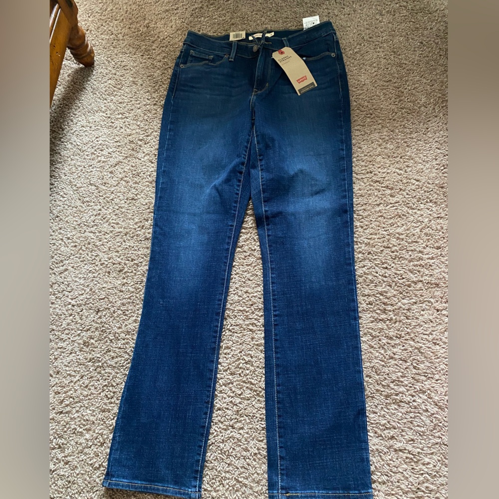 Levi Sculpt Dark Denim Straight Leg Jeans size 8